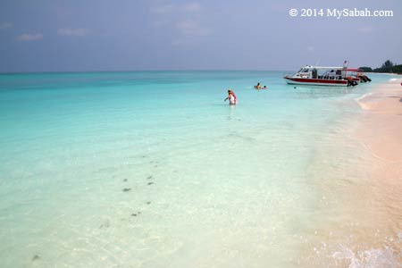 beautiful sea of Mengalum Island