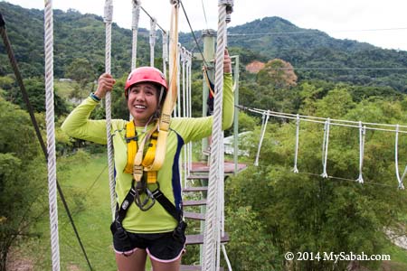 high ropes challenge: Swinging Steps