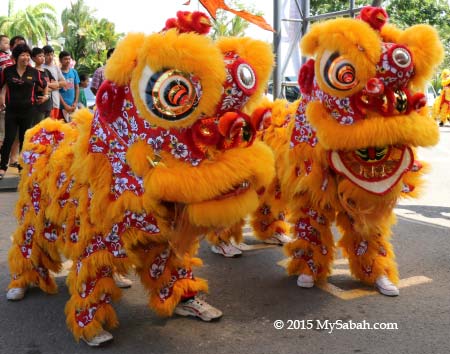 batik lions