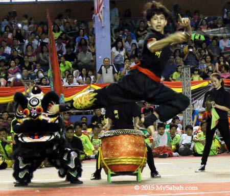 Nunchakus performance