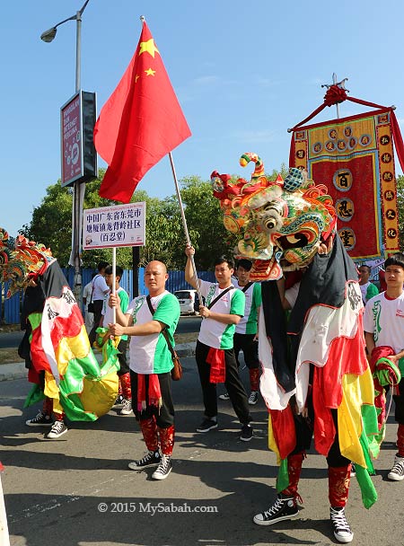 Unicorn dance troupe from China