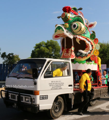 Huge Unicorn (Qilin) Head on pick-up truck