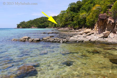 rocky shore of Sapi Island