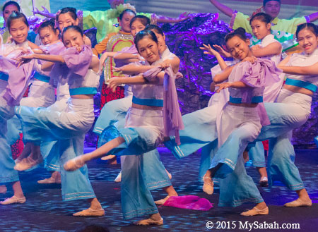 Chinese dance in Sabah Fest by KK High School