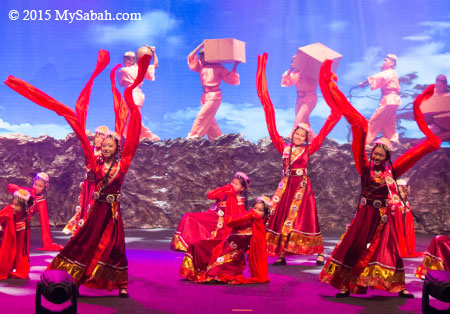 Chinese dance in Sabah Fest 2015