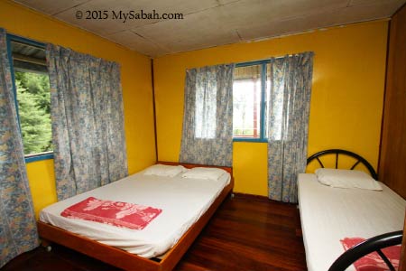 bedroom of Mount Kinabalu Holiday Home (Haleluyah Retreat Centre)
