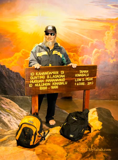 summit of Mt. Kinabalu in 3D Wonders Museum