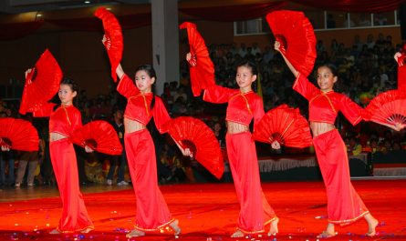 Chinese fan dance