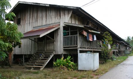 Modern Kudat longhouse