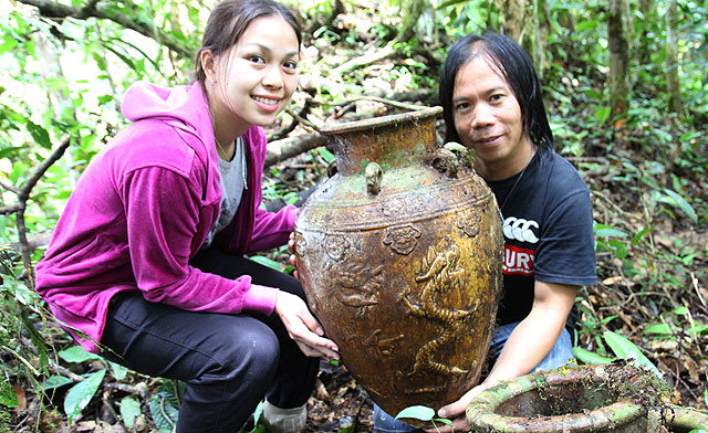 Antique Chinese jar