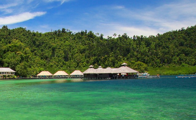 Gayana Eco Resort, the crib of the giant clams
