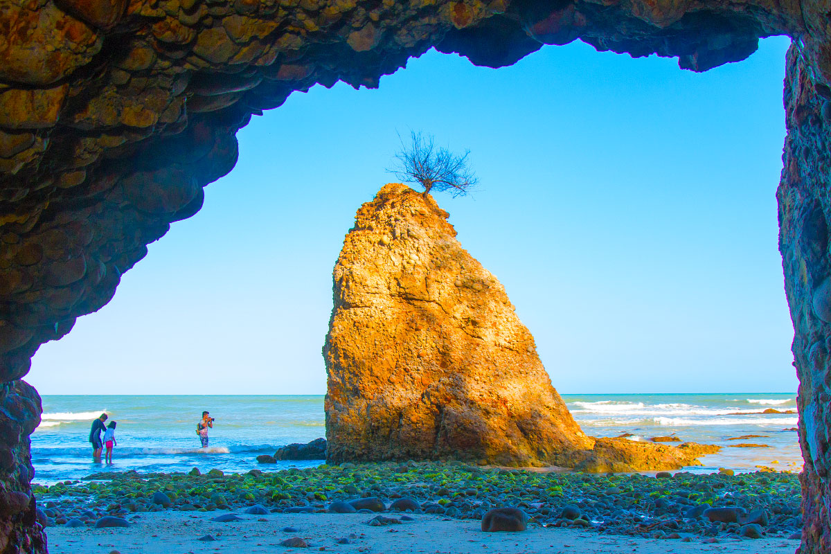 Batu Luang, the Rock that ate the Bride