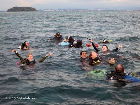 Cheering for the exciting dive