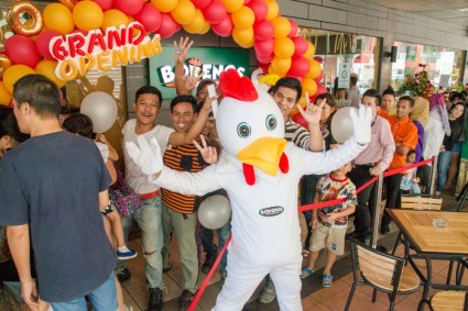 queue at Borenos Fried Chicken