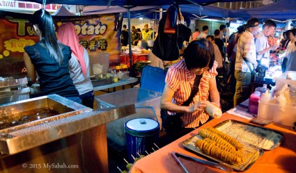 Busy food Stalls in Kim Fung Night Market