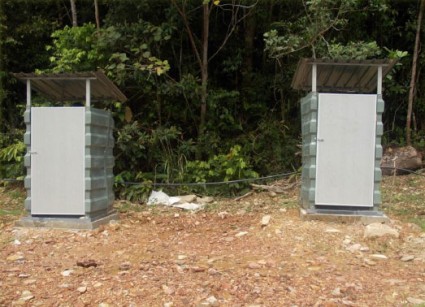 Toilets in Mastan Trail