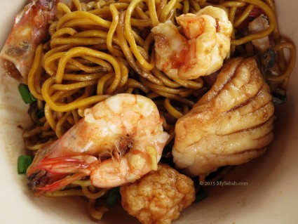 Fresh seafood with noodle