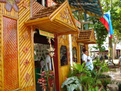 House made of sago trunks