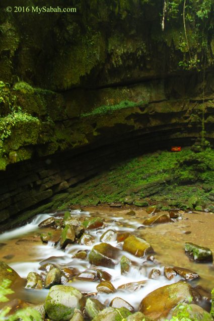 wall face of Mahua Waterfall