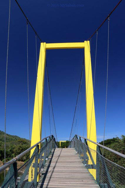 bridge looks like a Natgeo logo