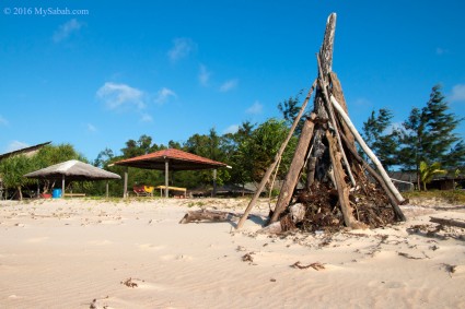 Camp fire at Tempurong Beach