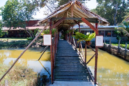 Small bridge of Tempurong Golden Beach Resort