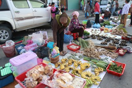 Tip: always bargain in tamu market