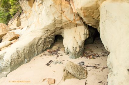 Caves at Loro Kecil Beach