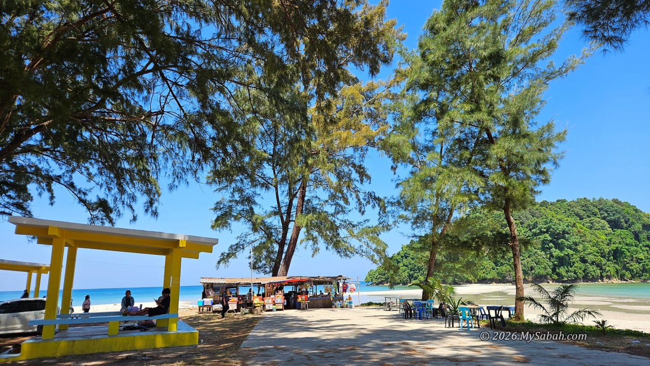 Kelambu Beach (Pantai Kelambu)