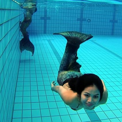 Mermaid Vietnah having fun underwater