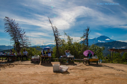 Hawkers on the peak