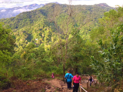 trail to the peak of Ruhiang Hill