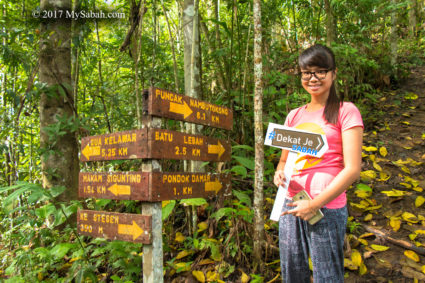 A junction on the way to the tomb of Gambaliu