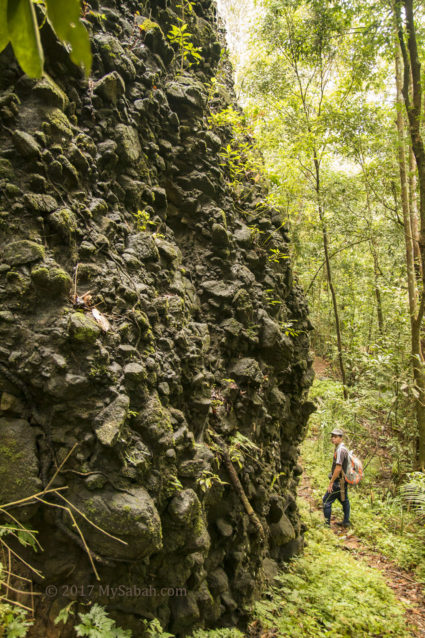 Rock wall that looks like man-made structure