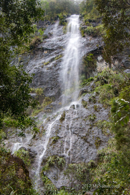 Big waterfall next to Gazebo No.5: Pondok Aru