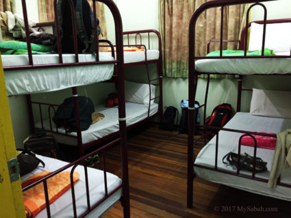 Bunk beds in Asrama Kanarom Hostel