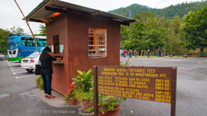 Ticket counter at the entrance of Serinsim (Sorinsim)