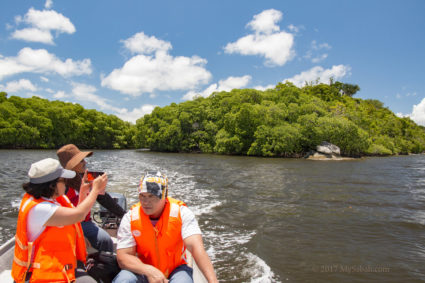 Cruising around Marudu Bay