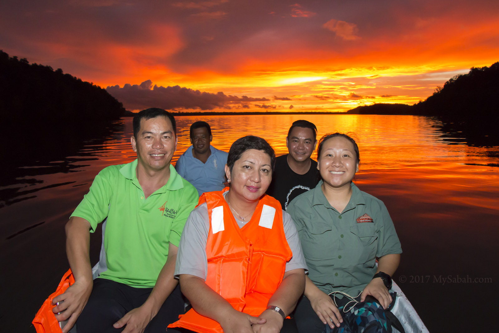 Sunset, Fireflies, Sambah River Cruise