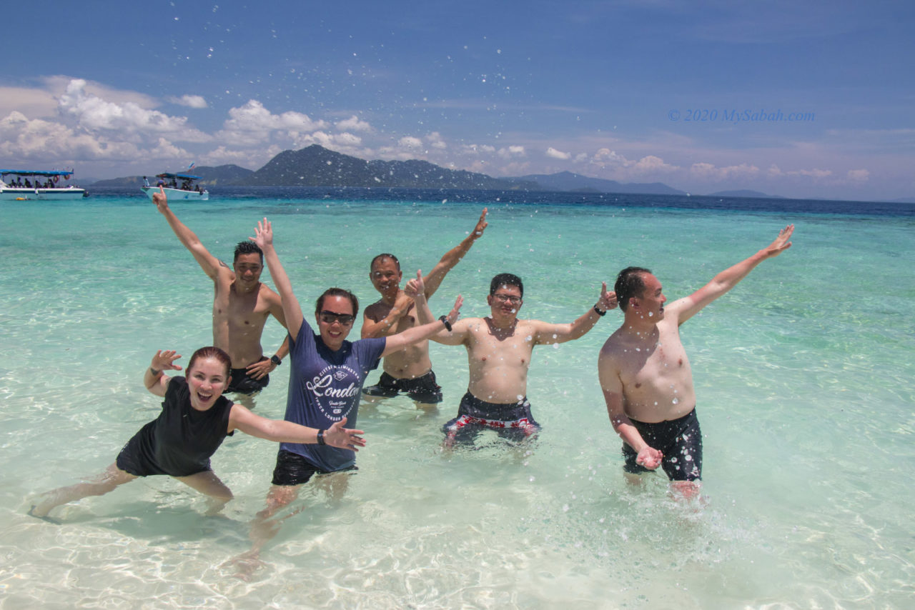 Friend group photo in Sibuan