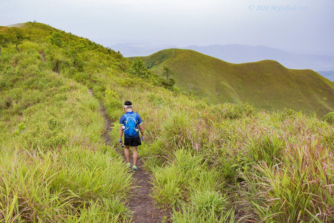 Climber walking on Pirasan Trail