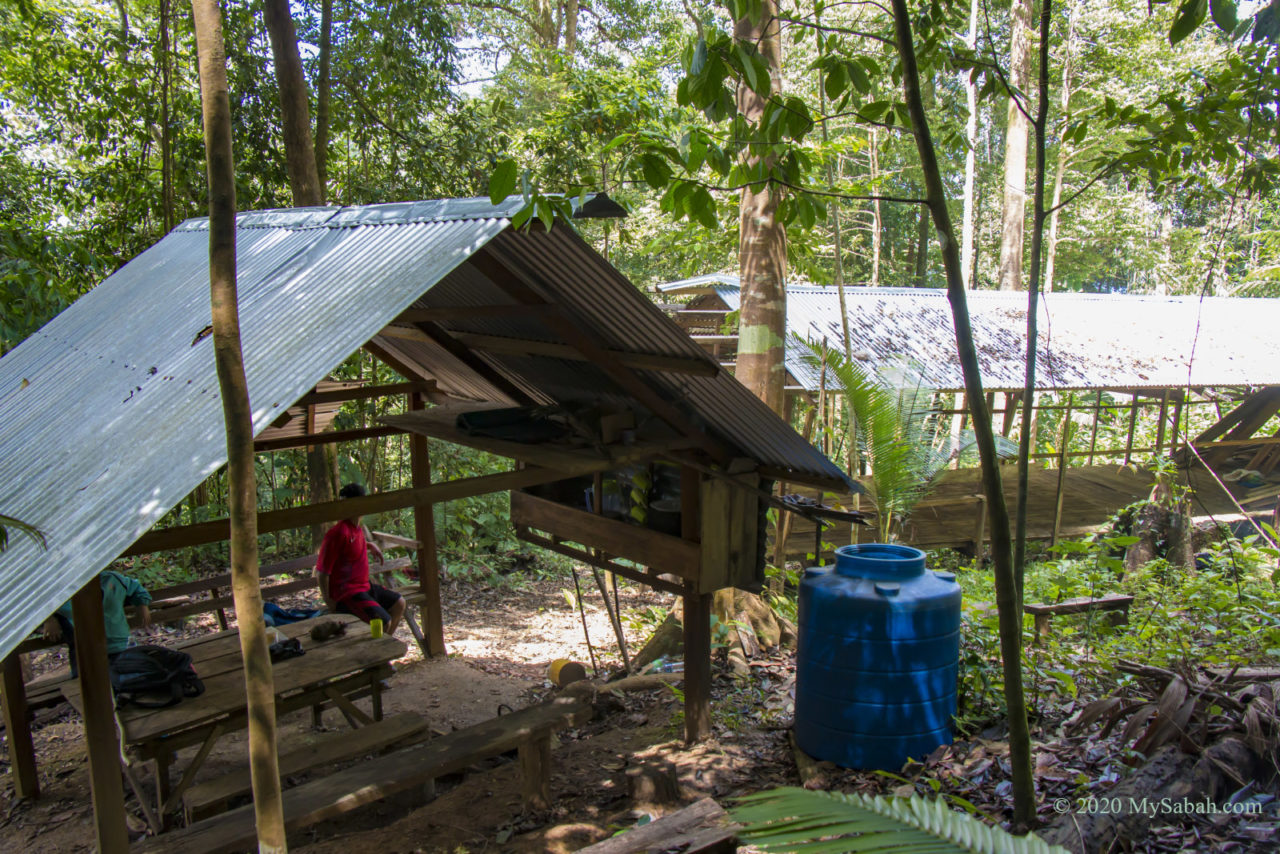 Hut and campsite on Mount Nopungguk