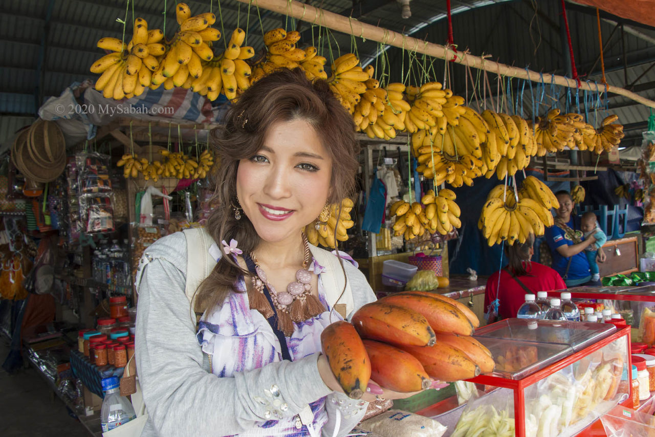 Shopping in local market of Nabalu Town