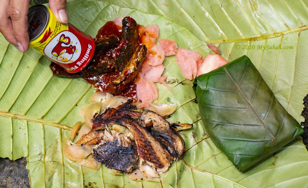 salty fishes, canned spicy fishes, sour liposu fruit slices and wrapped rice (Linopot)