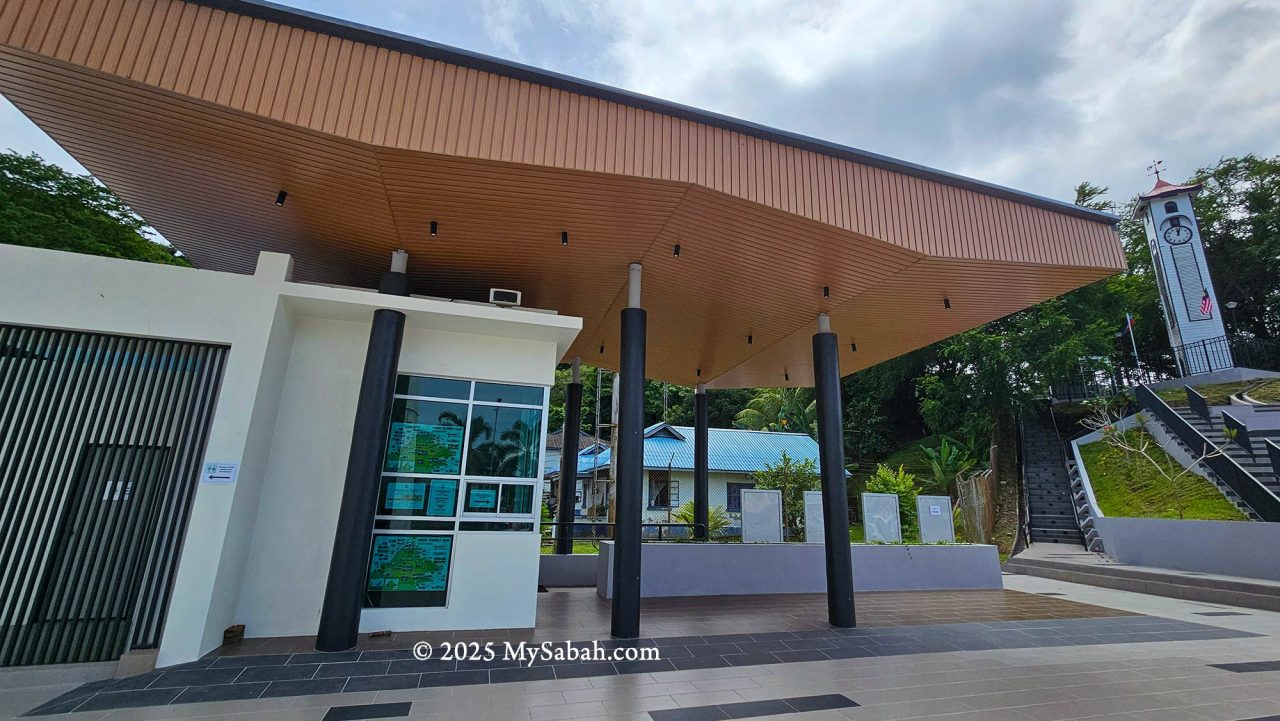 Starting point of Signal Hill Forest Walkway at Atkinson Clock Tower