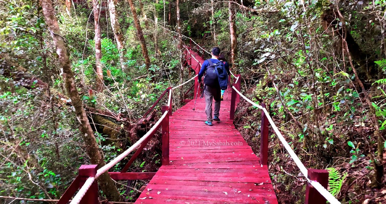 Long boardwalk of Maragang Hill