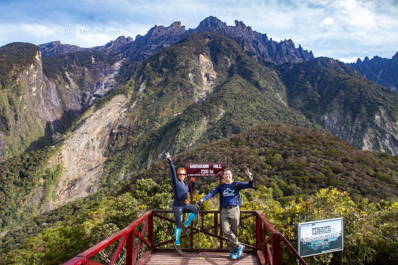 couple taking photo on the peak of Maragang Hill