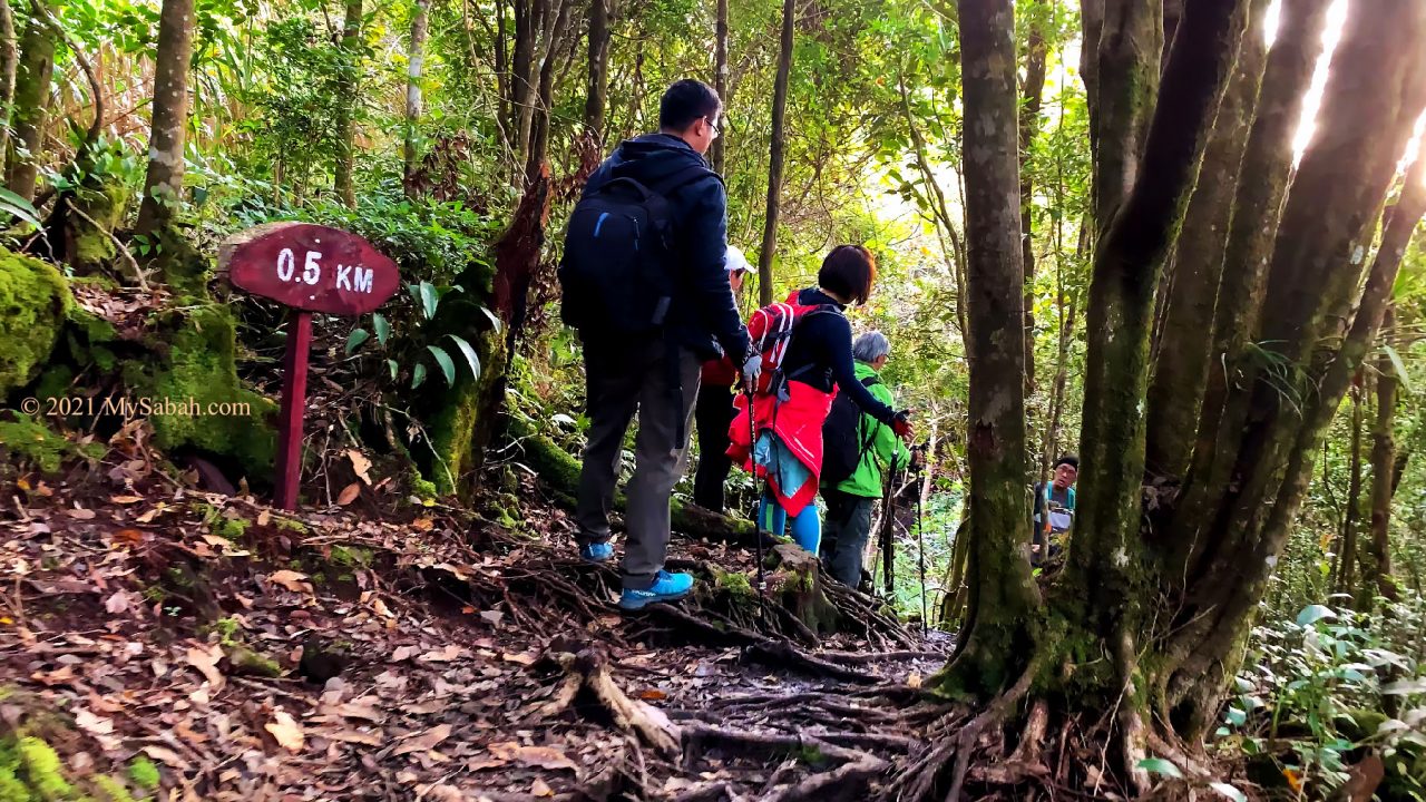 The 500-Meter trail mark of Maragang Hill