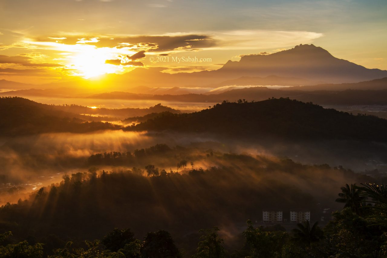 The sunrise view of Mount Kinabalu from Nuluh Lapai