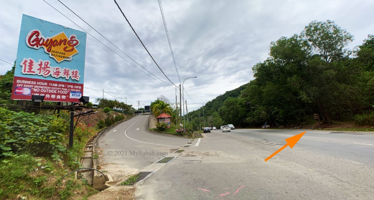 Entry of Nuluh Lapai (see arrow) is just opposite to Gayang Seafood Restaurant